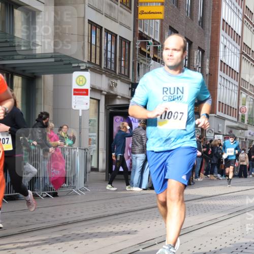 05.10.2025 - 20. swb-Marathon Bremen Strokosch-Dieckow http://msf.ph/oto/9258485 05.10.2025 10:59:01 Ziel 9183, 9219, 9454, 9508, 9635, 9692, 9737, 10039, 10143, 10200, 10274, 10353, 10391, 10407, 10809, 11006, 11007, 11207, 11251, 11400, 11657, 11728, 9183, 9219, 9454, 9508, 9635, 9692, 9737, 10039, 10143, 10200, 10274, 10353, 10391, 10407, 10809, 11006, 11007, 11207, 11251, 11400, 11657, 11728 meine-sportfotos.de