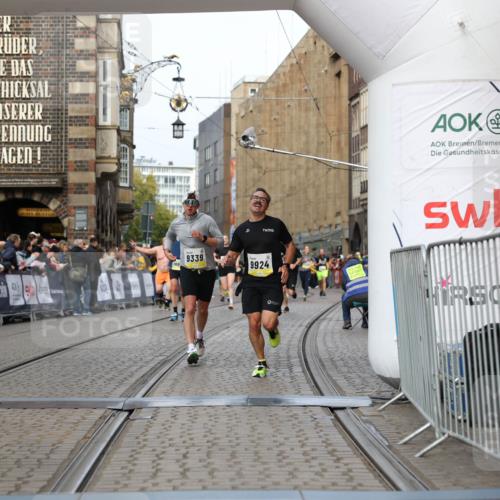 05.10.2025 - 20. swb-Marathon Bremen Yannick Fuchs http://msf.ph/oto/9258494 05.10.2025 10:47:40 Ziel 9244, 9339, 9924, 10319, 10850, 10875, 10951, 11742 meine-sportfotos.de
