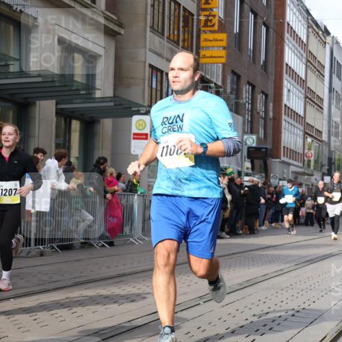 05.10.2025 - 20. swb-Marathon Bremen Strokosch-Dieckow http://msf.ph/oto/9258500 05.10.2025 10:59:02 Ziel 9183, 9219, 9454, 9508, 9609, 9635, 9737, 10039, 10143, 10200, 10274, 10353, 10391, 10407, 10809, 11006, 11007, 11207, 11251, 11400, 11657, 11728, 9183, 9219, 9454, 9508, 9609, 9635, 9737, 10039, 10143, 10200, 10274, 10353, 10391, 10407, 10809, 11006, 11007, 11207, 11251, 11400, 11657, 11728 meine-sportfotos.de