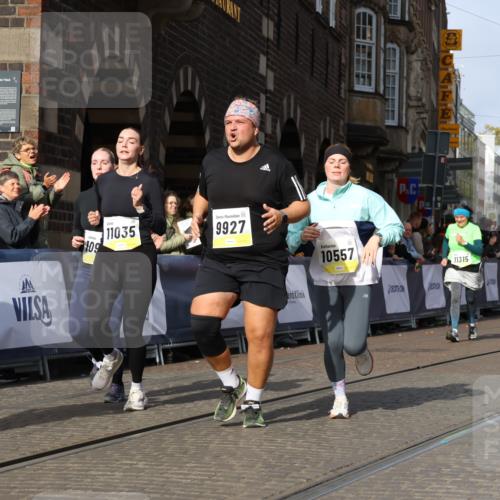 05.10.2025 - 20. swb-Marathon Bremen Strokosch-Dieckow http://msf.ph/oto/9258525 05.10.2025 11:04:47 Ziel 9532, 9765, 9812, 9866, 9927, 10422, 10451, 10557, 10684, 10891, 10964, 11035, 11315, 11427, 11546, 11615, 11636 meine-sportfotos.de
