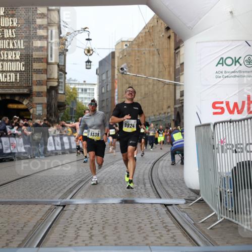 05.10.2025 - 20. swb-Marathon Bremen Yannick Fuchs http://msf.ph/oto/9258526 05.10.2025 10:47:40 Ziel 9244, 9339, 9924, 10319, 10850, 10875, 10951, 11742 meine-sportfotos.de