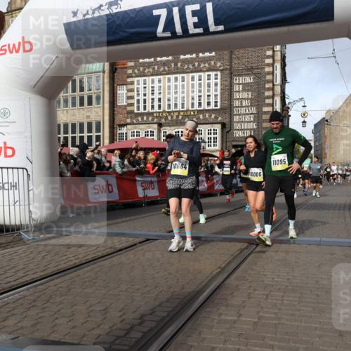 05.10.2025 - 20. swb-Marathon Bremen Yannick Fuchs http://msf.ph/oto/9258562 05.10.2025 10:56:14 Ziel 9541, 9811, 9950, 10006, 10009, 10015, 10394, 10641, 10664, 10675, 10959, 10989, 11095, 11148, 11620, 11626, 11693 meine-sportfotos.de