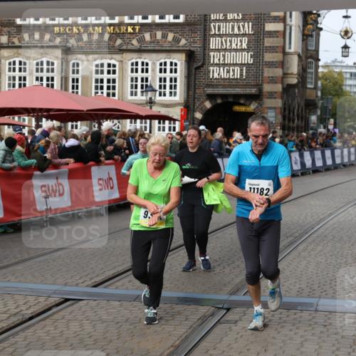 05.10.2025 - 20. swb-Marathon Bremen Yannick Fuchs http://msf.ph/oto/9258570 05.10.2025 11:16:44 Ziel 9301, 9563, 9753, 11020, 11182, 11438 meine-sportfotos.de