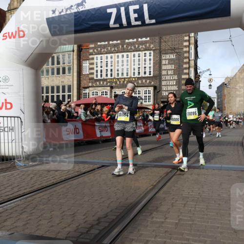 05.10.2025 - 20. swb-Marathon Bremen Yannick Fuchs http://msf.ph/oto/9258571 05.10.2025 10:56:14 Ziel 9541, 9811, 9950, 10006, 10009, 10015, 10394, 10641, 10664, 10675, 10959, 10989, 11095, 11148, 11620, 11626, 11693 meine-sportfotos.de