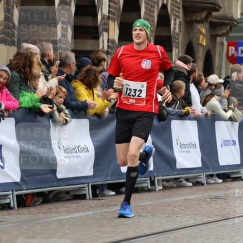05.10.2025 - 20. swb-Marathon Bremen Strokosch-Dieckow http://msf.ph/oto/9258593 05.10.2025 12:55:47 Ziel 787, 933, 1232, 1245, 1418, 1616, 2268, 5595 meine-sportfotos.de