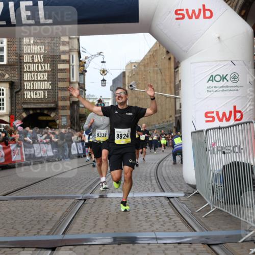 05.10.2025 - 20. swb-Marathon Bremen Yannick Fuchs http://msf.ph/oto/9258606 05.10.2025 10:47:41 Ziel 9244, 9339, 9924, 10073, 10319, 10850, 10875, 10947, 10951 meine-sportfotos.de