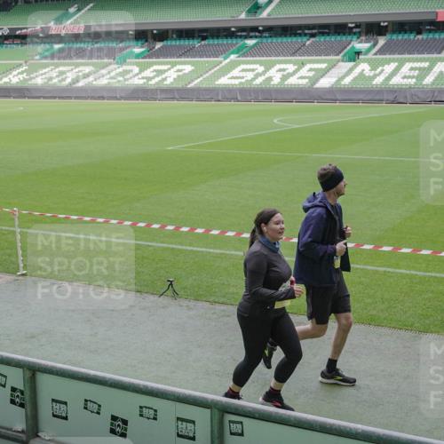 05.10.2025 - 20. swb-Marathon Bremen Michael Burmester http://msf.ph/oto/9258611 05.10.2025 10:46:13 Laufen im Stadion 7014, 7410, 9203, 9301, 9420, 9465, 9643, 9695, 9818, 9838, 9869, 9891, 10023, 10083, 10186, 10201, 10220, 10312, 10450, 10465, 10472, 10496, 10564, 10575, 10602, 10721, 10736, 10756, 10759, 10832, 10949, 10976, 10994, 11008, 11020, 11029, 11036, 11068, 11082, 11107, 11182, 11332, 11358, 11438, 11555, 11652, 10000, 10728, 11541 meine-sportfotos.de