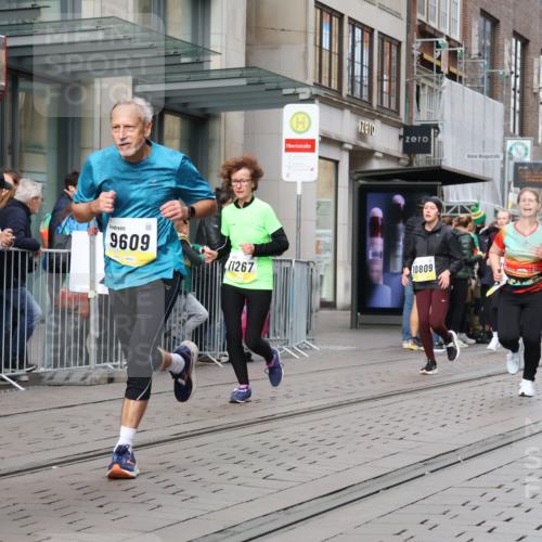 05.10.2025 - 20. swb-Marathon Bremen Strokosch-Dieckow http://msf.ph/oto/9258660 05.10.2025 10:59:14 Ziel 9473, 9609, 9635, 9737, 9991, 10209, 10391, 10420, 10760, 10809, 11251, 11267, 11456, 11657, 11720, 11728, 9473, 9609, 9635, 9737, 9991, 10209, 10391, 10420, 10760, 10809, 11251, 11267, 11456, 11657, 11720, 11728 meine-sportfotos.de