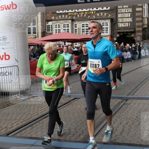 05.10.2025 - 20. swb-Marathon Bremen Yannick Fuchs http://msf.ph/oto/9258665 05.10.2025 11:16:46 Ziel 9301, 9563, 9753, 11020, 11182, 11438 meine-sportfotos.de