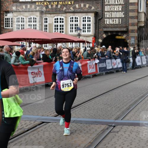 05.10.2025 - 20. swb-Marathon Bremen Yannick Fuchs http://msf.ph/oto/9258701 05.10.2025 11:16:47 Ziel 9301, 9563, 9753, 11020, 11182, 11438 meine-sportfotos.de