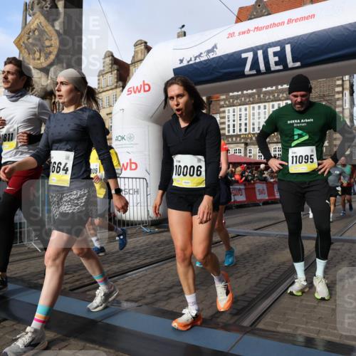 05.10.2025 - 20. swb-Marathon Bremen Yannick Fuchs http://msf.ph/oto/9258715 05.10.2025 10:56:17 Ziel 9541, 9811, 9855, 9968, 10006, 10009, 10394, 10641, 10664, 10675, 10989, 11095, 11366, 11620, 11626, 11630, 11693 meine-sportfotos.de