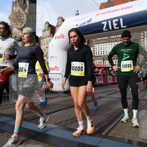 05.10.2025 - 20. swb-Marathon Bremen Yannick Fuchs http://msf.ph/oto/9258725 05.10.2025 10:56:17 Ziel 9541, 9811, 9855, 9968, 10006, 10009, 10394, 10641, 10664, 10675, 10989, 11095, 11366, 11620, 11626, 11630, 11693 meine-sportfotos.de