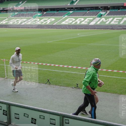 05.10.2025 - 20. swb-Marathon Bremen Michael Burmester http://msf.ph/oto/9258730 05.10.2025 10:46:23 Laufen im Stadion 7014, 7410, 9301, 9420, 9465, 9643, 9695, 9818, 9838, 9869, 9891, 9959, 10023, 10083, 10220, 10312, 10450, 10465, 10496, 10564, 10575, 10721, 10736, 10756, 10759, 10832, 10949, 10976, 10994, 11008, 11020, 11029, 11036, 11068, 11082, 11107, 11182, 11332, 11358, 11438, 11555, 11652, 11653, 9203, 10186, 10201, 10472, 10602, 10728, 11020 meine-sportfotos.de