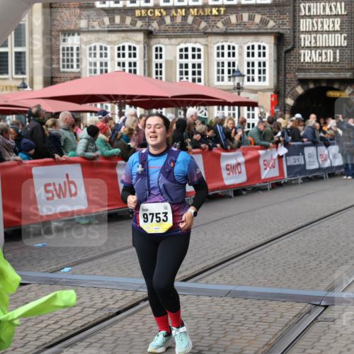 05.10.2025 - 20. swb-Marathon Bremen Yannick Fuchs http://msf.ph/oto/9258734 05.10.2025 11:16:47 Ziel 9301, 9563, 9753, 11020, 11182, 11438 meine-sportfotos.de