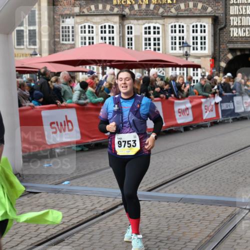 05.10.2025 - 20. swb-Marathon Bremen Yannick Fuchs http://msf.ph/oto/9258746 05.10.2025 11:16:47 Ziel 9301, 9563, 9753, 11020, 11182, 11438 meine-sportfotos.de