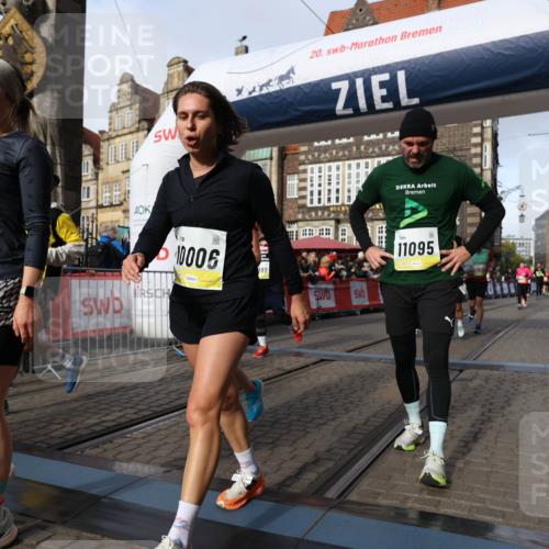 05.10.2025 - 20. swb-Marathon Bremen Yannick Fuchs http://msf.ph/oto/9258760 05.10.2025 10:56:17 Ziel 9541, 9811, 9855, 9968, 10006, 10009, 10394, 10641, 10664, 10675, 10989, 11095, 11366, 11620, 11626, 11630, 11693 meine-sportfotos.de
