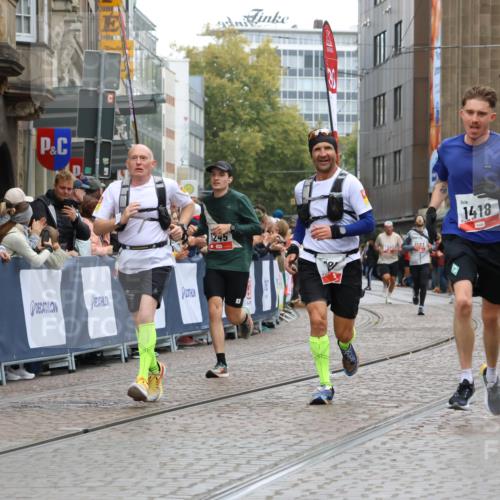 05.10.2025 - 20. swb-Marathon Bremen Strokosch-Dieckow http://msf.ph/oto/9258772 05.10.2025 12:55:52 Ziel 787, 902, 1245, 1418, 2268, 4375, 5595 meine-sportfotos.de