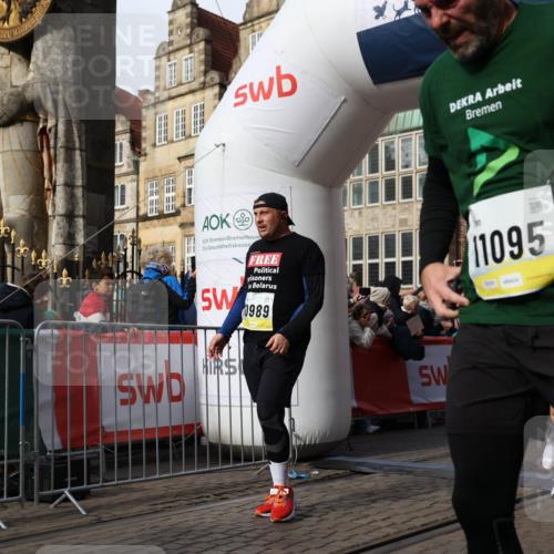05.10.2025 - 20. swb-Marathon Bremen Yannick Fuchs http://msf.ph/oto/9258775 05.10.2025 10:56:18 Ziel 9541, 9811, 9855, 9968, 10006, 10009, 10664, 10989, 11095, 11366, 11620, 11630, 11693, 11741 meine-sportfotos.de