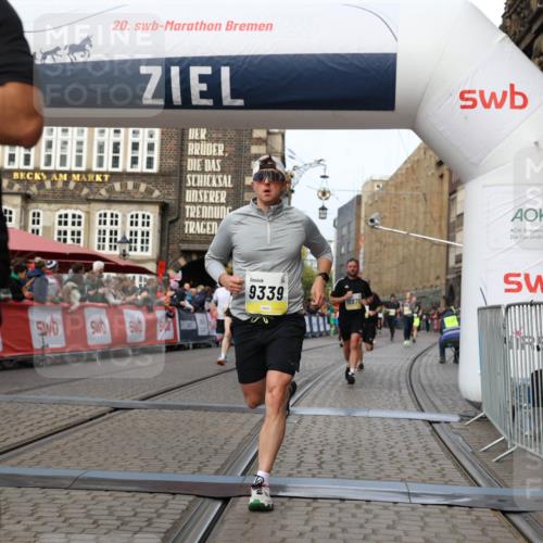 05.10.2025 - 20. swb-Marathon Bremen Yannick Fuchs http://msf.ph/oto/9258783 05.10.2025 10:47:42 Ziel 9339, 9924, 10073, 10319, 10850, 10875, 10947, 11330 meine-sportfotos.de
