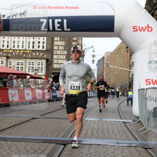 05.10.2025 - 20. swb-Marathon Bremen Yannick Fuchs http://msf.ph/oto/9258792 05.10.2025 10:47:43 Ziel 9339, 9924, 10073, 10850, 10875, 10947, 11330 meine-sportfotos.de