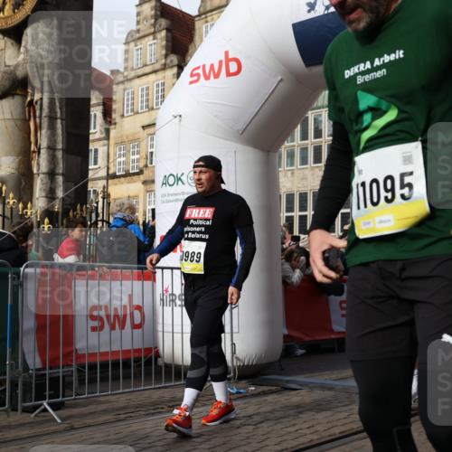 05.10.2025 - 20. swb-Marathon Bremen Yannick Fuchs http://msf.ph/oto/9258793 05.10.2025 10:56:18 Ziel 9541, 9811, 9855, 9968, 10006, 10009, 10664, 10989, 11095, 11366, 11620, 11630, 11693, 11741 meine-sportfotos.de
