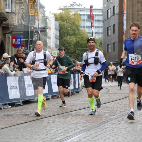 05.10.2025 - 20. swb-Marathon Bremen Strokosch-Dieckow http://msf.ph/oto/9258803 05.10.2025 12:55:53 Ziel 787, 902, 1245, 1418, 2268, 4375, 5595 meine-sportfotos.de