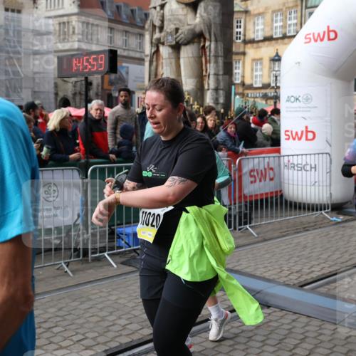 05.10.2025 - 20. swb-Marathon Bremen Yannick Fuchs http://msf.ph/oto/9258807 05.10.2025 11:16:48 Ziel 9301, 9563, 9753, 11020, 11182, 11438 meine-sportfotos.de