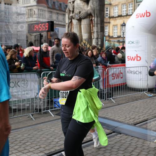 05.10.2025 - 20. swb-Marathon Bremen Yannick Fuchs http://msf.ph/oto/9258817 05.10.2025 11:16:48 Ziel 9301, 9563, 9753, 11020, 11182, 11438 meine-sportfotos.de