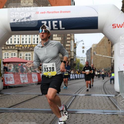 05.10.2025 - 20. swb-Marathon Bremen Yannick Fuchs http://msf.ph/oto/9258819 05.10.2025 10:47:43 Ziel 9339, 9924, 10073, 10850, 10875, 10947, 11330 meine-sportfotos.de