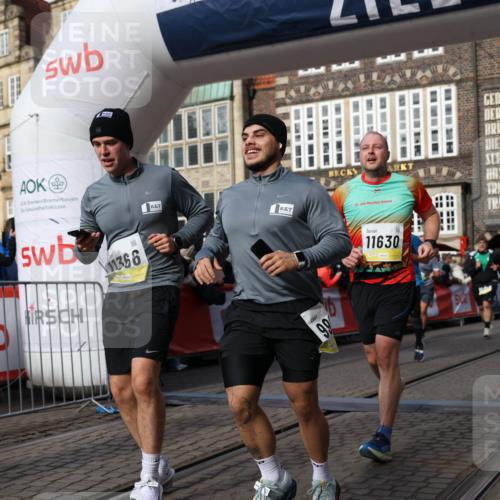 05.10.2025 - 20. swb-Marathon Bremen Yannick Fuchs http://msf.ph/oto/9258854 05.10.2025 10:56:20 Ziel 9258, 9811, 9855, 9968, 10006, 10009, 10664, 10989, 10992, 11095, 11364, 11366, 11620, 11630, 11693, 11741 meine-sportfotos.de