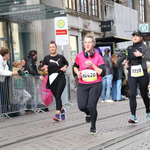 05.10.2025 - 20. swb-Marathon Bremen Strokosch-Dieckow http://msf.ph/oto/9258858 05.10.2025 10:59:24 Ziel 9378, 9473, 9609, 9612, 9673, 9991, 10209, 10420, 10760, 11251, 11267, 11456, 11582, 11657, 11720, 9378, 9473, 9609, 9612, 9673, 9991, 10209, 10420, 10760, 11251, 11267, 11456, 11582, 11657, 11720 meine-sportfotos.de