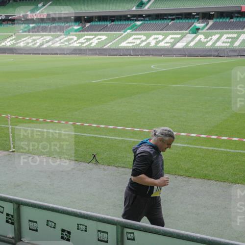 05.10.2025 - 20. swb-Marathon Bremen Michael Burmester http://msf.ph/oto/9258877 05.10.2025 10:46:27 Laufen im Stadion 7014, 7410, 9301, 9420, 9465, 9643, 9695, 9818, 9838, 9869, 9891, 9959, 10023, 10083, 10220, 10312, 10450, 10465, 10496, 10564, 10575, 10721, 10736, 10756, 10759, 10832, 10949, 10976, 10994, 11008, 11036, 11082, 11107, 11182, 11332, 11358, 11438, 11555, 11652, 11653, 9203, 9643, 10186, 10201, 10472, 10602, 10728, 11020, 11029, 11068 meine-sportfotos.de