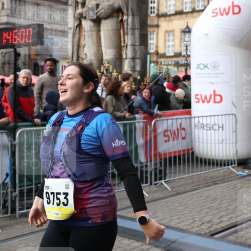 05.10.2025 - 20. swb-Marathon Bremen Yannick Fuchs http://msf.ph/oto/9258878 05.10.2025 11:16:49 Ziel 9301, 9753, 11020, 11182, 11438 meine-sportfotos.de