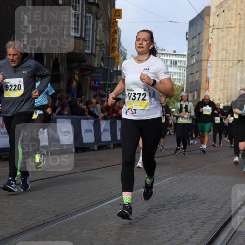 05.10.2025 - 20. swb-Marathon Bremen Strokosch-Dieckow http://msf.ph/oto/9258894 05.10.2025 11:04:58 Ziel 9220, 9409, 9530, 9660, 9813, 10684, 10771, 10965, 11090, 11121, 11171, 11180, 11372, 11412, 11478, 11559 meine-sportfotos.de