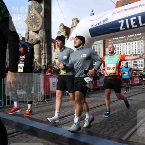 05.10.2025 - 20. swb-Marathon Bremen Yannick Fuchs http://msf.ph/oto/9258912 05.10.2025 10:56:20 Ziel 9258, 9811, 9855, 9968, 10006, 10009, 10664, 10989, 10992, 11095, 11364, 11366, 11620, 11630, 11693, 11741 meine-sportfotos.de