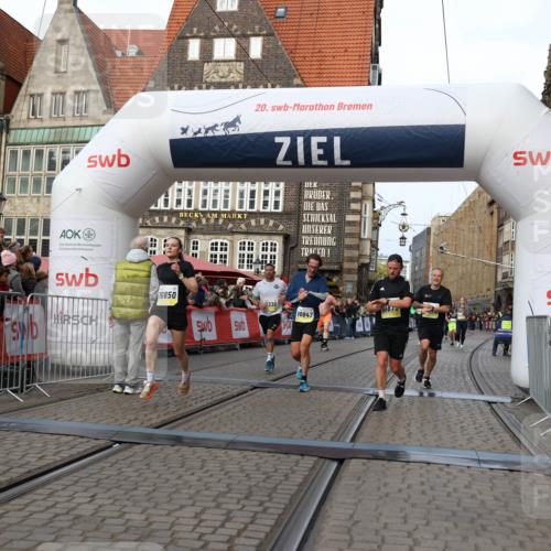 05.10.2025 - 20. swb-Marathon Bremen Yannick Fuchs http://msf.ph/oto/9258941 05.10.2025 10:47:44 Ziel 9339, 9377, 9924, 10073, 10850, 10875, 10947, 11330 meine-sportfotos.de