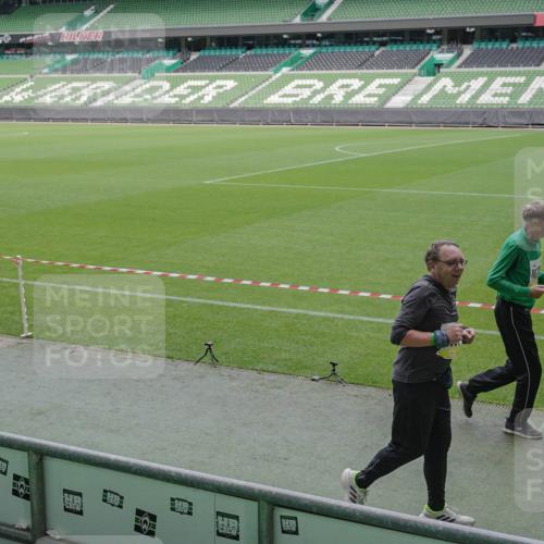 05.10.2025 - 20. swb-Marathon Bremen Michael Burmester http://msf.ph/oto/9258956 05.10.2025 10:46:32 Laufen im Stadion 7014, 7410, 9301, 9420, 9465, 9695, 9818, 9869, 9891, 9959, 10023, 10083, 10220, 10312, 10450, 10465, 10564, 10575, 10721, 10736, 10756, 10759, 10832, 10949, 10994, 11008, 11082, 11107, 11182, 11358, 11438, 11555, 11652, 11653, 9203, 9643, 9838, 10186, 10201, 10472, 10496, 10602, 10976, 11020, 11029, 11036, 11068, 11332 meine-sportfotos.de