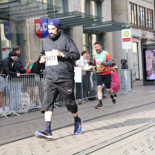 05.10.2025 - 20. swb-Marathon Bremen Strokosch-Dieckow http://msf.ph/oto/9258982 05.10.2025 10:59:28 Ziel 9378, 9381, 9473, 9612, 9673, 9991, 10209, 10290, 10291, 10420, 10760, 11267, 11444, 11456, 11582, 11639, 11644, 11720, 9378, 9381, 9473, 9612, 9673, 9991, 10209, 10290, 10291, 10420, 10760, 11267, 11444, 11456, 11582, 11639, 11644, 11720 meine-sportfotos.de