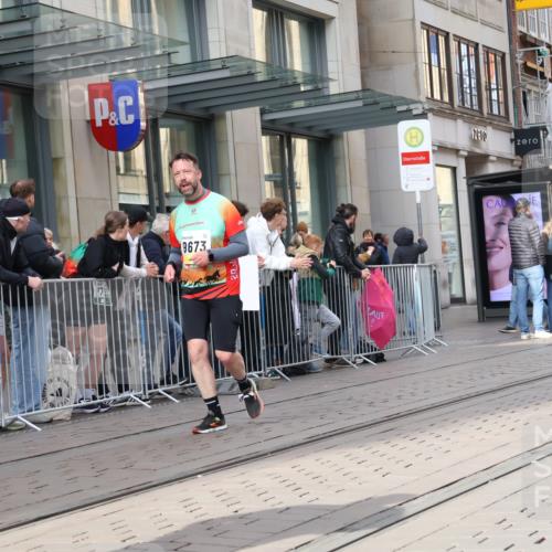 05.10.2025 - 20. swb-Marathon Bremen Strokosch-Dieckow http://msf.ph/oto/9259007 05.10.2025 10:59:29 Ziel 9005, 9378, 9381, 9473, 9612, 9673, 9991, 10209, 10290, 10291, 10311, 10420, 10760, 11267, 11444, 11456, 11582, 11639, 11644, 11720, 9005, 9378, 9381, 9473, 9612, 9673, 9991, 10209, 10290, 10291, 10311, 10420, 10760, 11267, 11444, 11456, 11582, 11639, 11644, 11720 meine-sportfotos.de