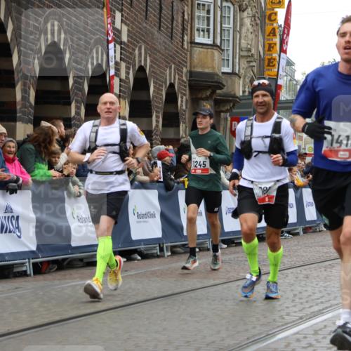 05.10.2025 - 20. swb-Marathon Bremen Strokosch-Dieckow http://msf.ph/oto/9259015 05.10.2025 12:55:54 Ziel 787, 902, 1245, 1418, 2268, 4375 meine-sportfotos.de