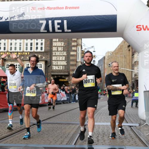 05.10.2025 - 20. swb-Marathon Bremen Yannick Fuchs http://msf.ph/oto/9259028 05.10.2025 10:47:45 Ziel 9339, 9377, 9924, 10073, 10676, 10850, 10875, 10947, 11330, 11409, 11708 meine-sportfotos.de