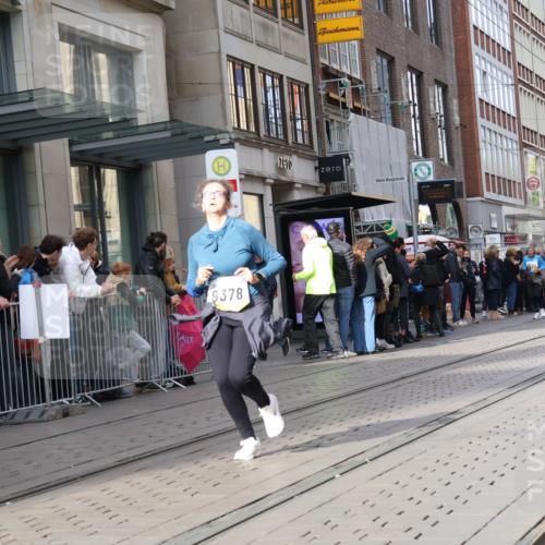 05.10.2025 - 20. swb-Marathon Bremen Strokosch-Dieckow http://msf.ph/oto/9259032 05.10.2025 10:59:30 Ziel 9005, 9378, 9381, 9473, 9604, 9612, 9673, 9991, 10290, 10291, 10311, 10420, 11267, 11444, 11456, 11582, 11639, 11644, 11720, 9005, 9378, 9381, 9473, 9604, 9612, 9673, 9991, 10290, 10291, 10311, 10420, 11267, 11444, 11456, 11582, 11639, 11644, 11720 meine-sportfotos.de