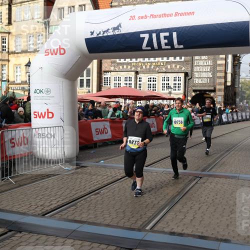 05.10.2025 - 20. swb-Marathon Bremen Yannick Fuchs http://msf.ph/oto/9259034 05.10.2025 11:17:03 Ziel 9698, 9838, 10728, 10736, 10752 meine-sportfotos.de