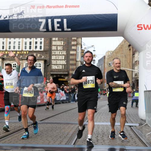 05.10.2025 - 20. swb-Marathon Bremen Yannick Fuchs http://msf.ph/oto/9259038 05.10.2025 10:47:45 Ziel 9339, 9377, 9924, 10073, 10676, 10850, 10875, 10947, 11330, 11409, 11708 meine-sportfotos.de