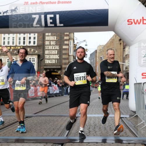 05.10.2025 - 20. swb-Marathon Bremen Yannick Fuchs http://msf.ph/oto/9259058 05.10.2025 10:47:46 Ziel 9339, 9377, 9924, 10073, 10676, 10850, 10875, 10947, 11330, 11409, 11708 meine-sportfotos.de