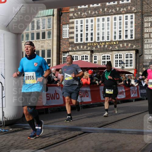 05.10.2025 - 20. swb-Marathon Bremen Yannick Fuchs http://msf.ph/oto/9259065 05.10.2025 10:56:21 Ziel 9258, 9811, 9855, 9968, 10006, 10009, 10989, 10992, 11095, 11364, 11366, 11554, 11620, 11630, 11693, 11741 meine-sportfotos.de