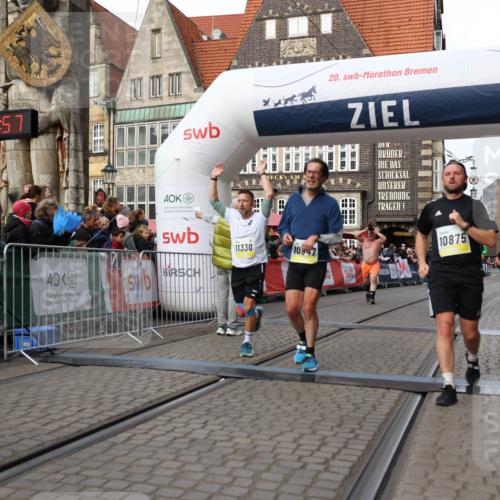 05.10.2025 - 20. swb-Marathon Bremen Yannick Fuchs http://msf.ph/oto/9259078 05.10.2025 10:47:46 Ziel 9339, 9377, 9924, 10073, 10676, 10850, 10875, 10947, 11330, 11409, 11708 meine-sportfotos.de