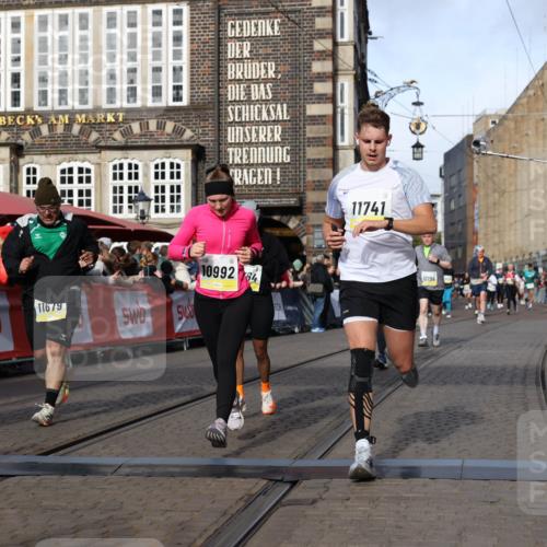 05.10.2025 - 20. swb-Marathon Bremen Yannick Fuchs http://msf.ph/oto/9259096 05.10.2025 10:56:22 Ziel 9258, 9811, 9855, 9968, 10009, 10989, 10992, 11364, 11366, 11554, 11620, 11630, 11693, 11741 meine-sportfotos.de