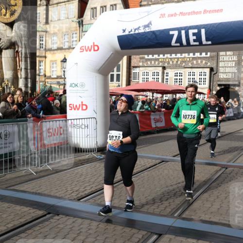 05.10.2025 - 20. swb-Marathon Bremen Yannick Fuchs http://msf.ph/oto/9259101 05.10.2025 11:17:03 Ziel 9698, 9838, 10728, 10736, 10752 meine-sportfotos.de