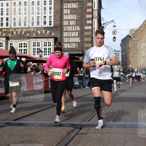 05.10.2025 - 20. swb-Marathon Bremen Yannick Fuchs http://msf.ph/oto/9259112 05.10.2025 10:56:22 Ziel 9258, 9811, 9855, 9968, 10009, 10989, 10992, 11364, 11366, 11554, 11620, 11630, 11693, 11741 meine-sportfotos.de